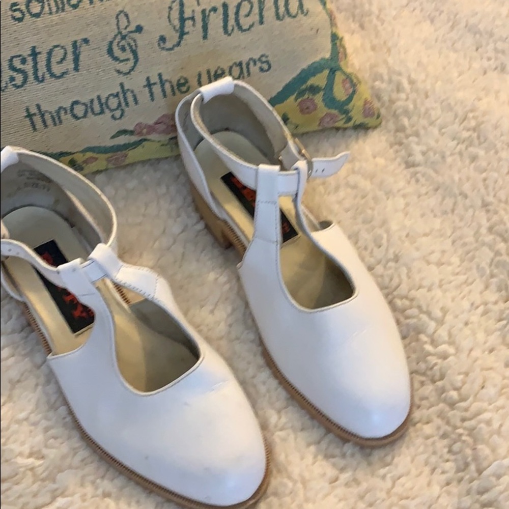 Girls shoes